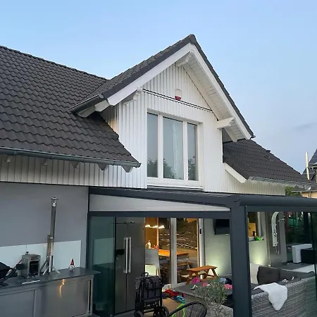 Wellness-villa-eifel 3 Schlafzimmer וילה מכרניך